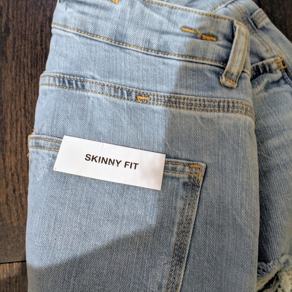 BNWT Distressed Zara Jeans - Picture 6 of 11